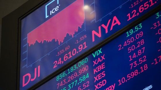 Scandalo Cambridge Analytica, Londra convoca Zuckerberg: "Venga a testimoniare"