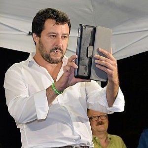 Lega, Salvini annuncia un autunno verde: "Faremo resistenza fiscale"