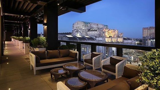 Milano: sulla terrazza del nuovo Hotel Gallia i colori della cucina napoletana