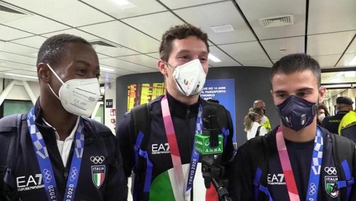Tokyo 2020, dal trionfo in pista al rientro a Fiumicino: tornano a casa Tortu, Desalu e Patta