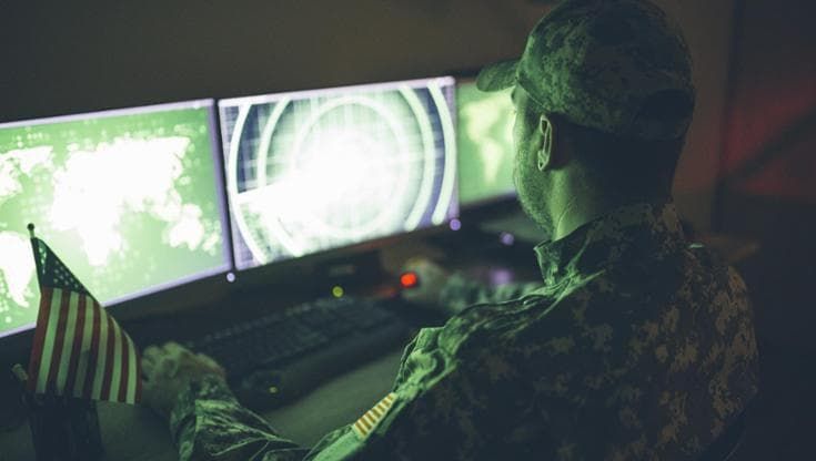 Il grande rischio dell’IA in guerra: “È il computer che ha detto di farlo”
