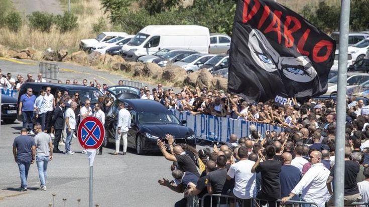 La rabbia della madre di Diabolik: “Allora ditemi chi lo ha ucciso”
