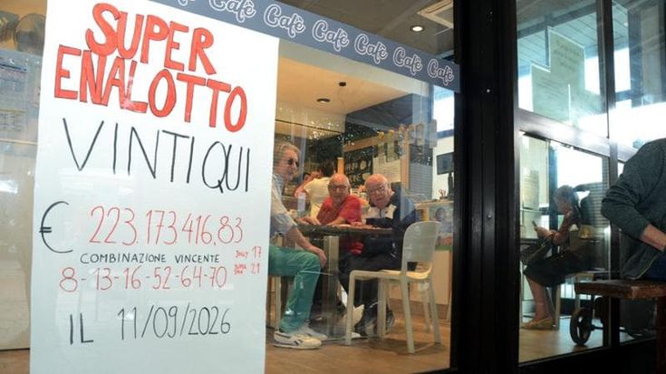 Oggiono, nel paese della vincita di 223 milioni al SuperEnalotto: “Deve essere qualcuno di qui”