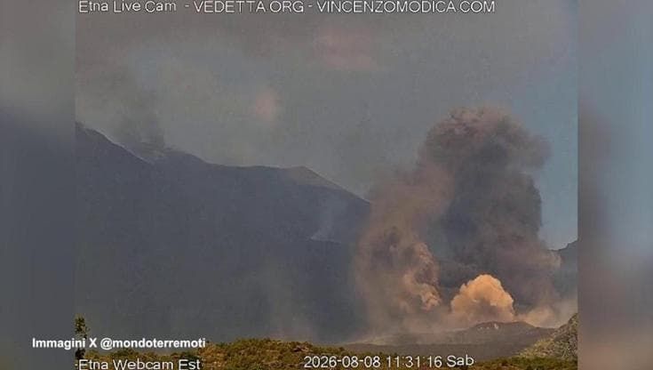 Etna, aperta una nuova bocca eruttiva in Valle del Bove
