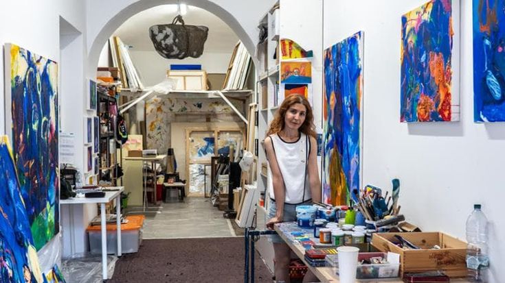 Un nido sui tetti di Torino, Bahar trova memorie e futuro nelle storie