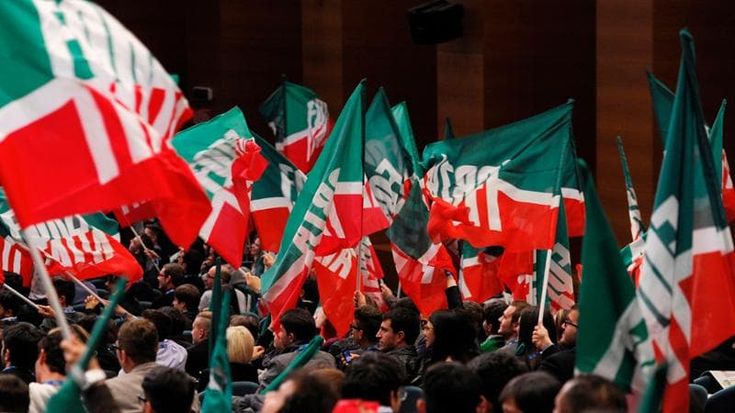 Diserzioni in aula e scontri, Forza Italia è una polveriera. Mulé già si “candida”