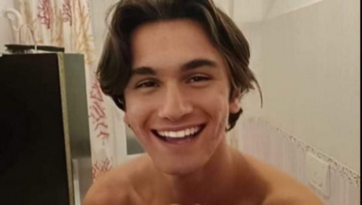 Evan Delogu, fratello della conduttrice Andrea, è morto in un incidente stradale. Aveva 18 anni