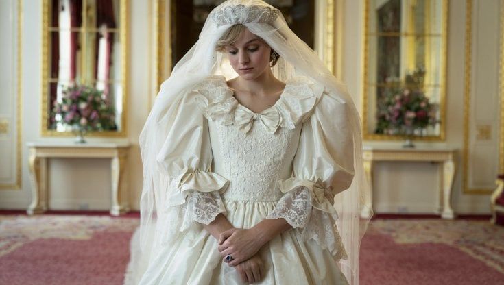The Crown 4, reali inglesi furiosi per i nuovi episodi: dalla bulimia di Diana al tradimento di Carlo