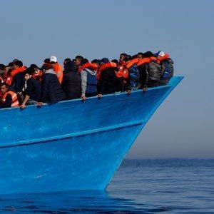Migrazione, Amnesty: "Sospendere qualsiasi forma di collaborazione con la Libia"