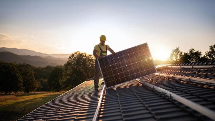 Incentivi per l’installazione di impianti fotovoltaici e non solo: i bandi e le scadenze