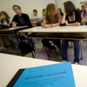 Gay, la denuncia delle associazioni: "A Trento docente scuola epurata perch&eacute; lesbica"