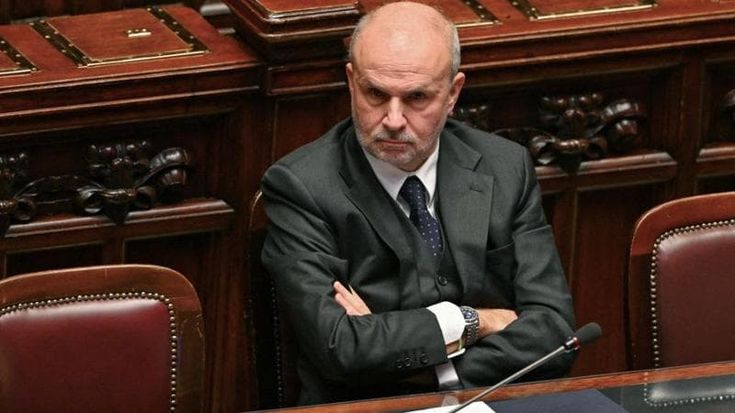 Schillaci sotto assedio “Sistema utile ai cittadini vado avanti e non lascio”