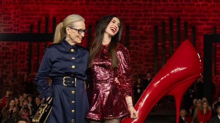 “Il diavolo veste Prada 2”, il tour di Streep e Hathaway e quando esce il film in Italia