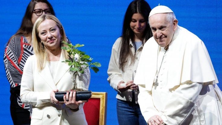 Natalità, le donne al centro della politica