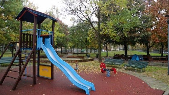 Milano, minacciò con una pistola un ragazzino che aveva litigato con il figlio: arrestato