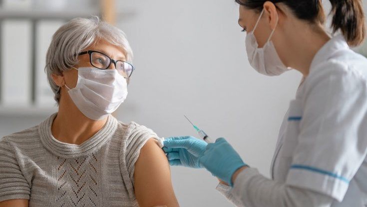  Pazienti oncologici: vaccino anti-Covid efficace al 94% con due dosi a 21 giorni 