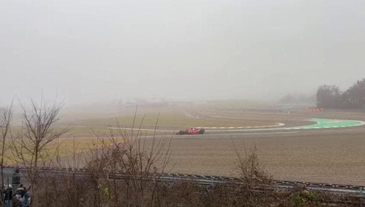 Hamilton, primi giri di pista sulla Ferrari a Fiorano