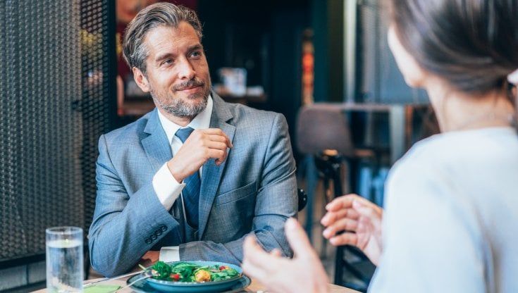 Buoni pasto, alimentazione sana e lotta allo spreco: le abitudini degli italiani in pausa pranzo
