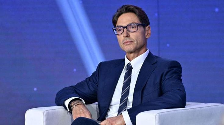 Berlusconi difende Meloni: “Trump mi ha infastidito”. Loda Scotti, De Martino e corteggia Amadeus