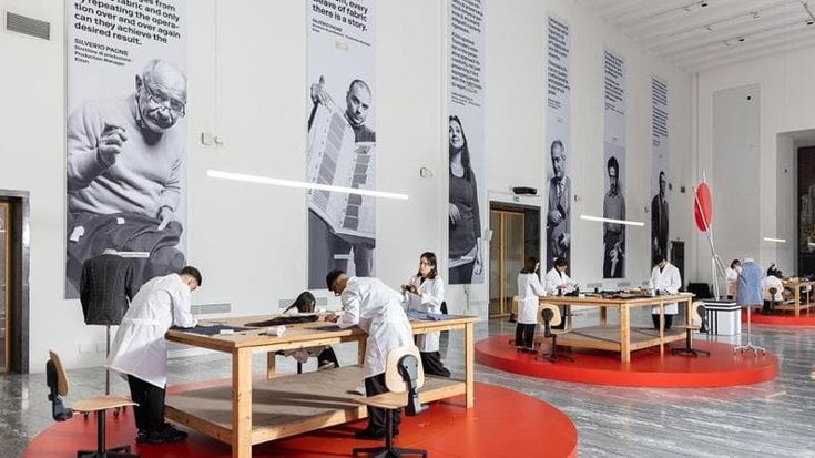 Tailoring school. A journey into education, la mostra in Triennale sui mestieri artigiani