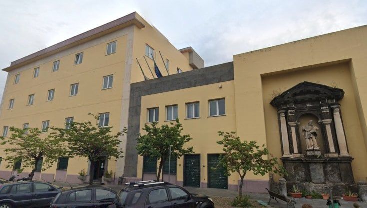 Aggressioni a scuola, il direttore regionale Acerra: "Siamo con la docente, attendo la relazione della preside"