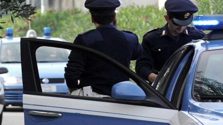 Anziano di 92 anni spara alla badante dopo una lite in casa: donna grave in ospedale