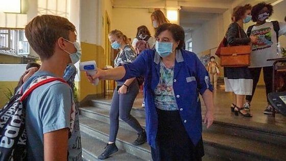 Termometri a scuola, il Tar boccia il governo e dà ragione al Piemonte: "Legittimo misurare la febbre"