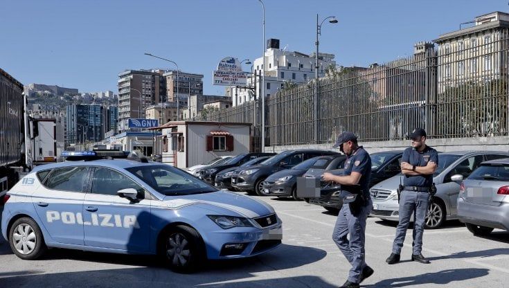 Picchiata e violentata, a Napoli notte di terrore per una poliziotta