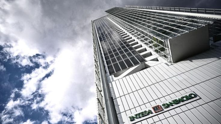 Intesa Sanpaolo precisa: “Nessuna ingerenza in Generali dopo l’Opas”