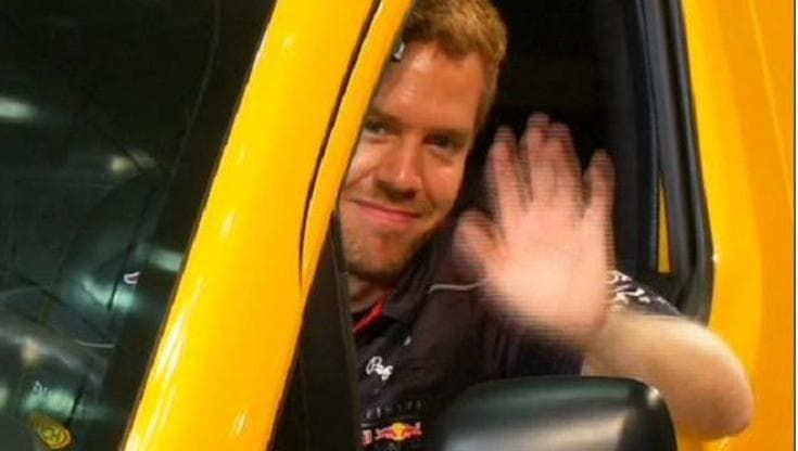 Giappone: Vettel tassista per un giorno