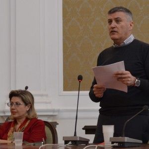 Castellammare, il sindaco Pd Cuomo ritira le dimissioni