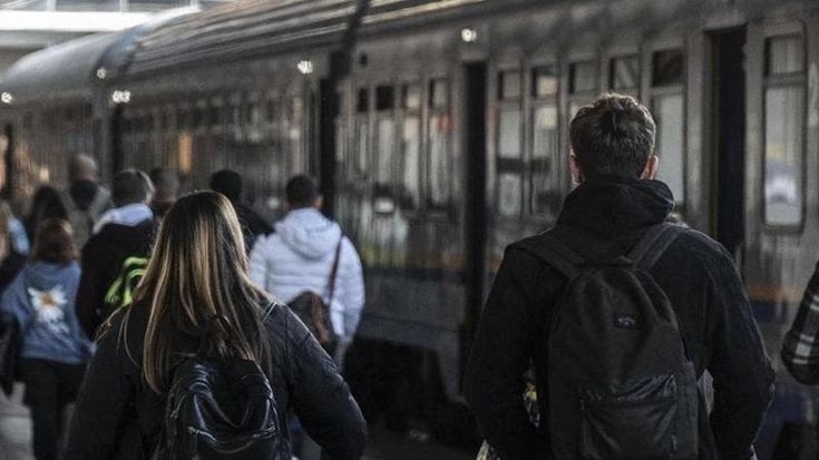 La rabbia dei pendolari corre sul web: “Ecco 11 modi per migliorare i treni”
