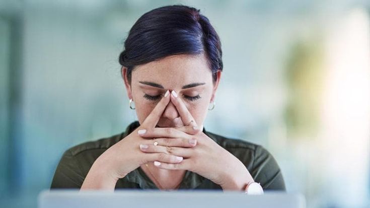 Solo il 9% degli italiani sta bene al lavoro, il 5% si considera felice