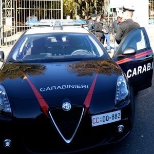 Reggio Emilia, lite condominiale: minaccia il vicino con una katana
