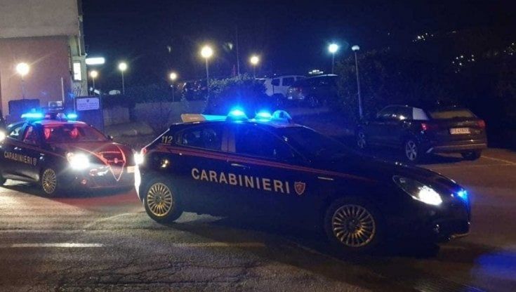 Catania, scontro con due morti a colpi di kalashnikov tra clan rivali: 14 arresti