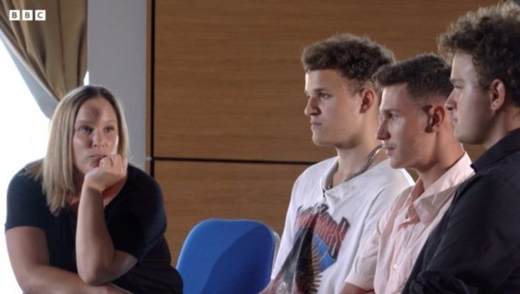 Regno Unito, uccise il pedofilo che stuprò i figli e ora esce dal carcere. I ragazzi: "Mamma, hai fatto bene"
