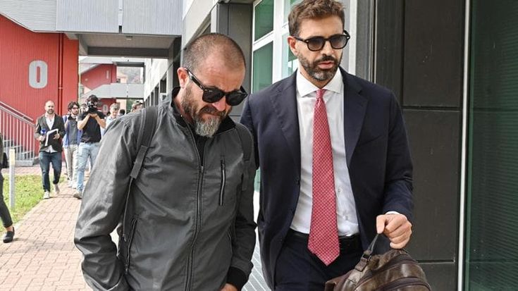 Brandizzo, in aula la rabbia dei familiari: “Li hanno mandati a morire, fateceli guardare in faccia”