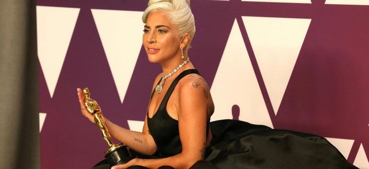 Lady Gaga, l'abbraccio di Madonna che vale dieci Oscar 