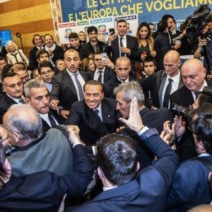 Governo, Berlusconi: "Mattarella pronto ad una maggioranza di centrodestra". Il Colle smentisce