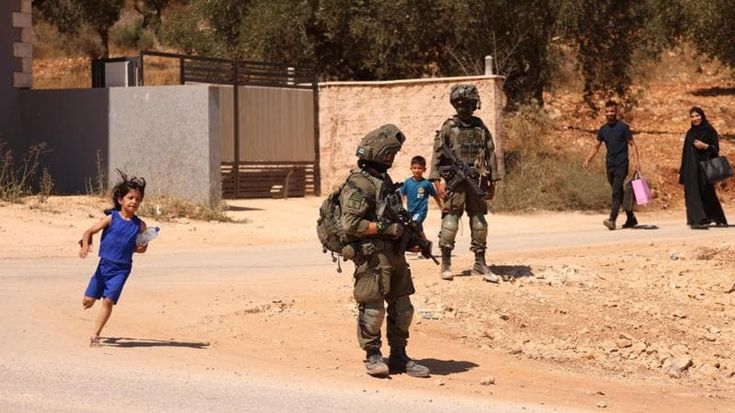 Gli assediati in Cisgiordania: “Le bambine terrorizzate chiedevano perché quei ragazzi ci odiano”