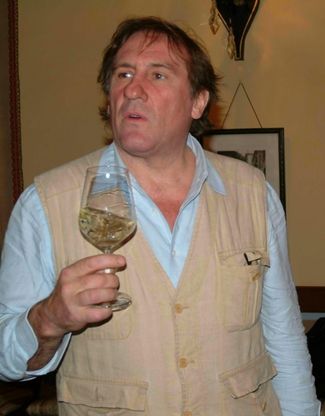 G&eacute;rard Depardieu &egrave; brillo, lo show &egrave; cancellato