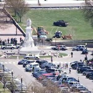 Usa, spari e pacco sospetto: blindato il Congresso. Fonti federali: improbabile atto terroristico