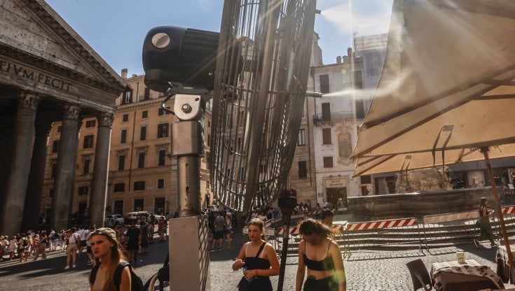 Previsioni meteo, weekend rovente ma al Nord arrivano violenti temporali. Oggi e domani 16 città da bollino rosso