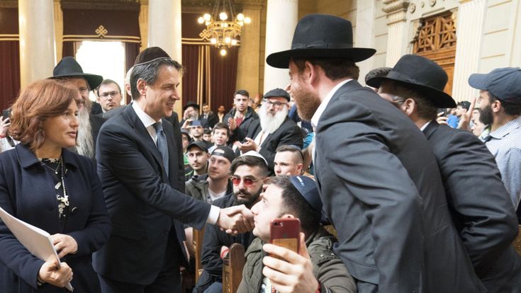 Conte caccia Siri e vuole la fiducia. Di Maio-Salvini, duello continuo