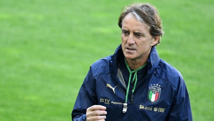 Mancini: "Il possesso palla? Senza Verratti e Jorginho obbligati al gioco verticale"