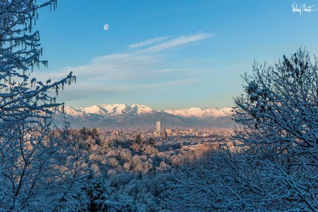 Notte di nevicata e di gelo, il risveglio di Torino è da fiaba
