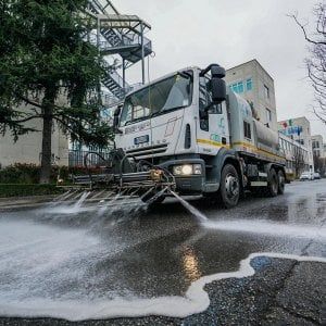 Bologna, "disinfettare le strade non serve a contrastare il contagio da coronavirus"