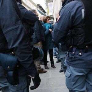 Tiratori scelti sui tetti per proteggere il vertice Nato