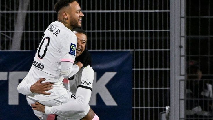 Ligue 1: triplette di Neymar e Mbappè, il Psg torna al successo in trasferta