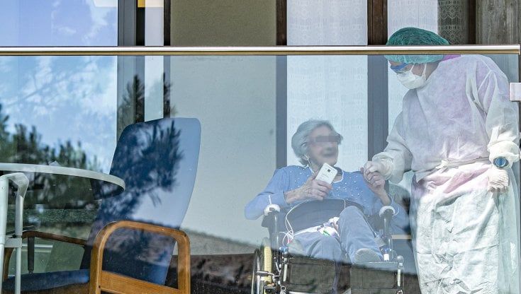 Dosi a domicilio, servizio in tilt: “Che caos, anziani trascurati”